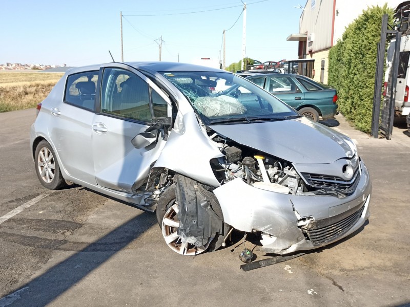 toyota yaris del año 2014