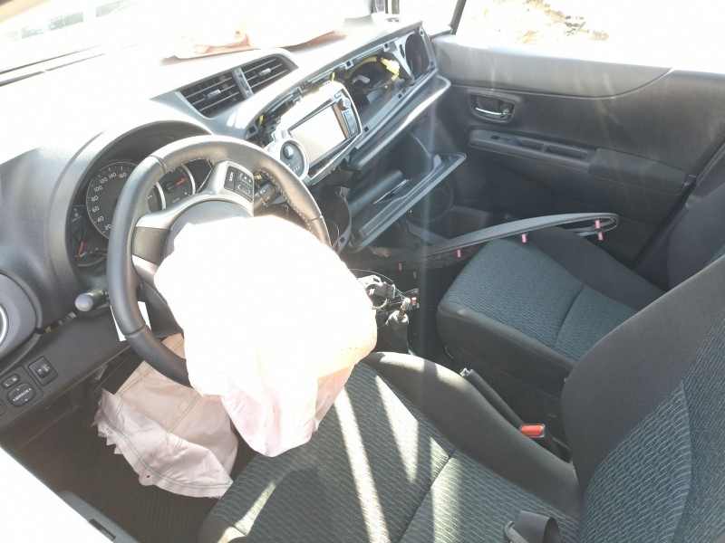 toyota yaris del año 2014