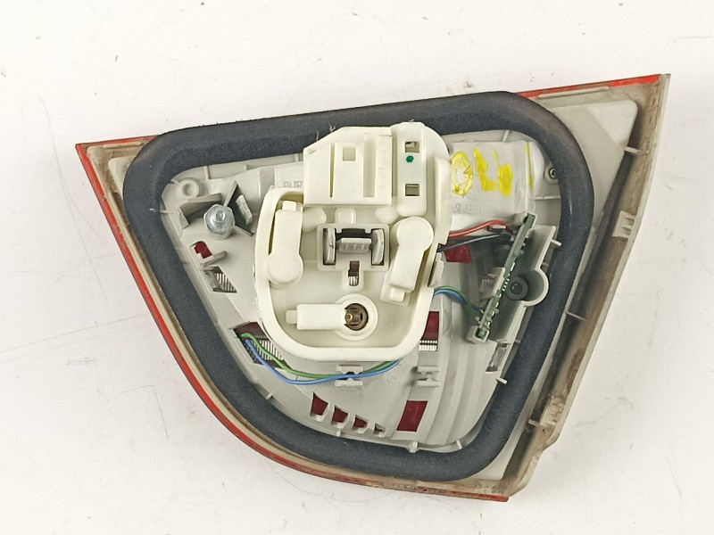 Recambio de piloto porton izquierdo para bmw 320 2.0 td e90 referencia OEM IAM 4871733  