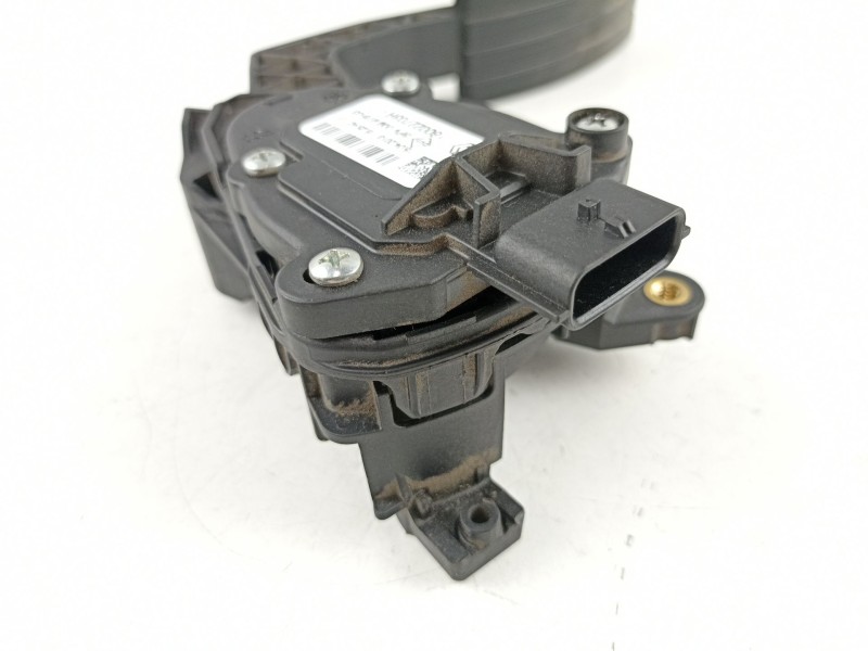Recambio de potenciometro aceleracion para dacia sandero ambiance referencia OEM IAM 180022703R  