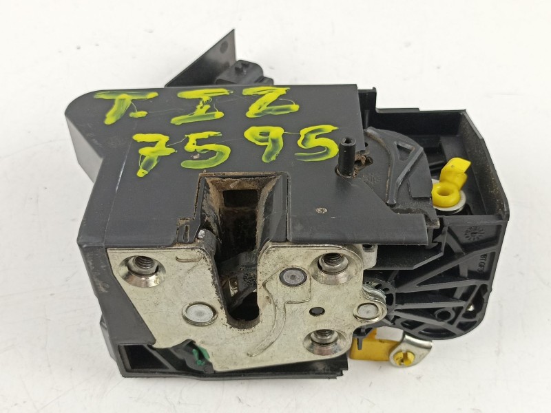 Recambio de cerradura puerta trasera izquierda para dacia sandero ambiance referencia OEM IAM 825033585R  