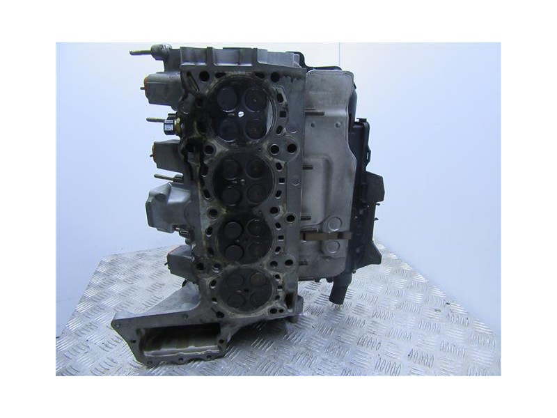 Recambio de culata turbo diesel para bmw 120 2.0 td referencia OEM IAM 7781211.05  