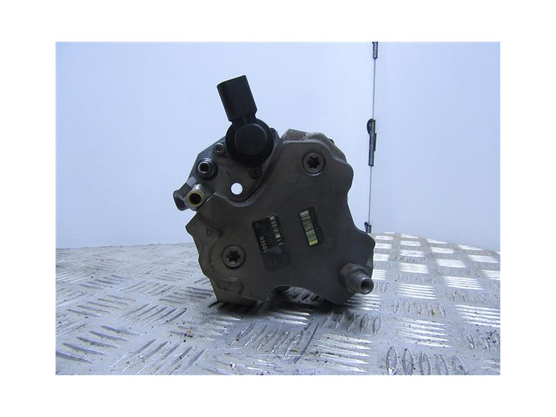 Recambio de bomba inyectora diesel para bmw 120 2.0 td referencia OEM IAM 0445010045  