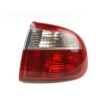 PILOTO TRASERO DERECHO 1M5945096B 1M5945257