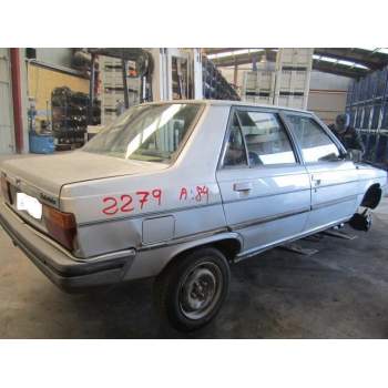 RENAULT 9 de desguace