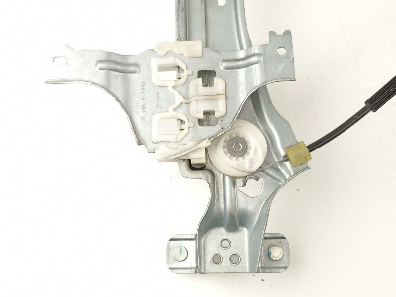 Recambio de elevalunas trasero izquierdo para renault megane 1.5 dci k9k j8 referencia OEM IAM 827210003R 827310185R 0130822330