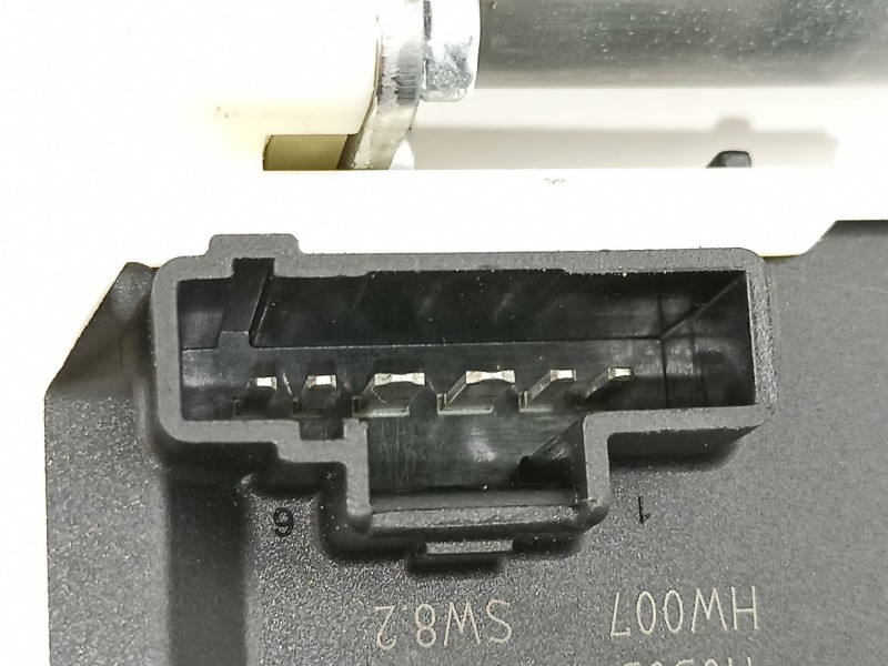 Recambio de elevalunas trasero izquierdo para renault megane 1.5 dci k9k j8 referencia OEM IAM 827210003R 827310185R 0130822330