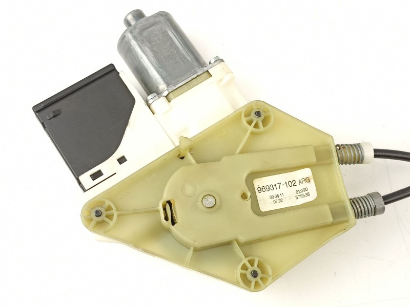 Recambio de elevalunas trasero izquierdo para renault megane 1.5 dci k9k j8 referencia OEM IAM 827210003R 827310185R 0130822330
