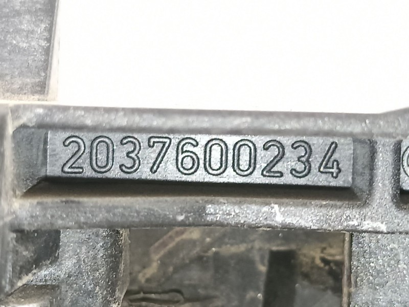 Recambio de manilla delantera derecha para m. benz c220 2.2 cdi referencia OEM IAM A2037600234 2037600234 