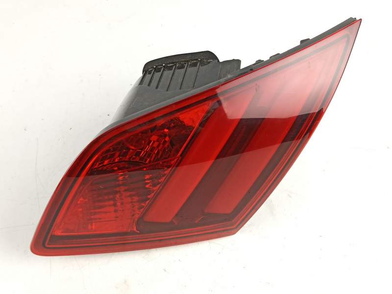 Recambio de piloto porton derecho para peugeot 308 1.2 g style referencia OEM IAM 9677818280 81260201 