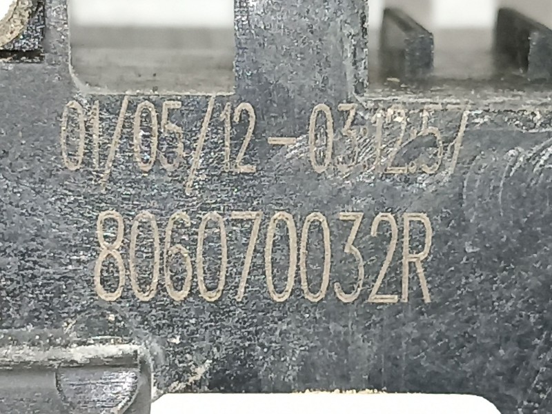 Recambio de cerradura puerta trasera izquierda para renault megane 1.5 dci k9k 837 referencia OEM IAM 806070032R  