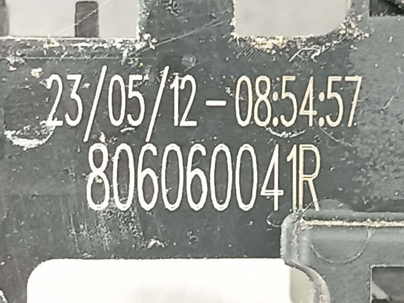 Recambio de cerradura puerta delantera derecha para renault megane 1.5 dci k9k 837 referencia OEM IAM 806060041R  