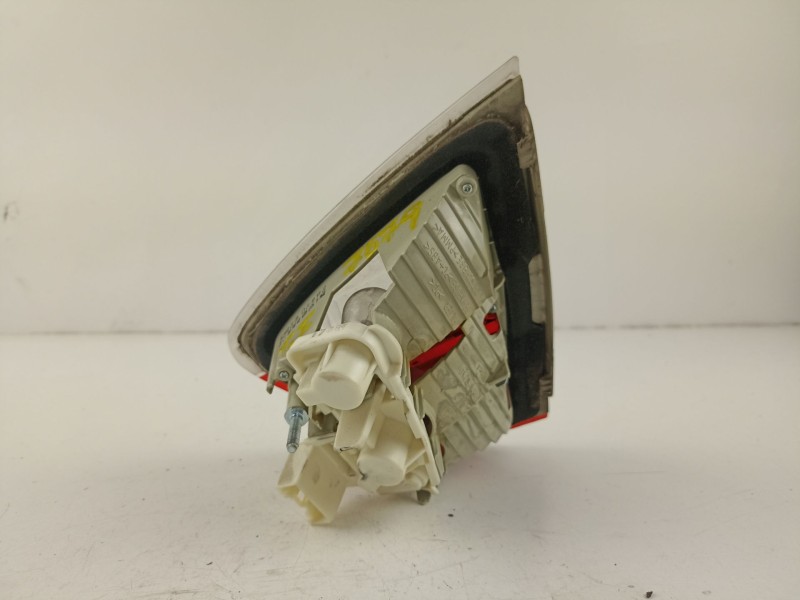 Recambio de piloto porton izquierdo para bmw serie 3 berlina (e90) 320d referencia OEM IAM 6937459  