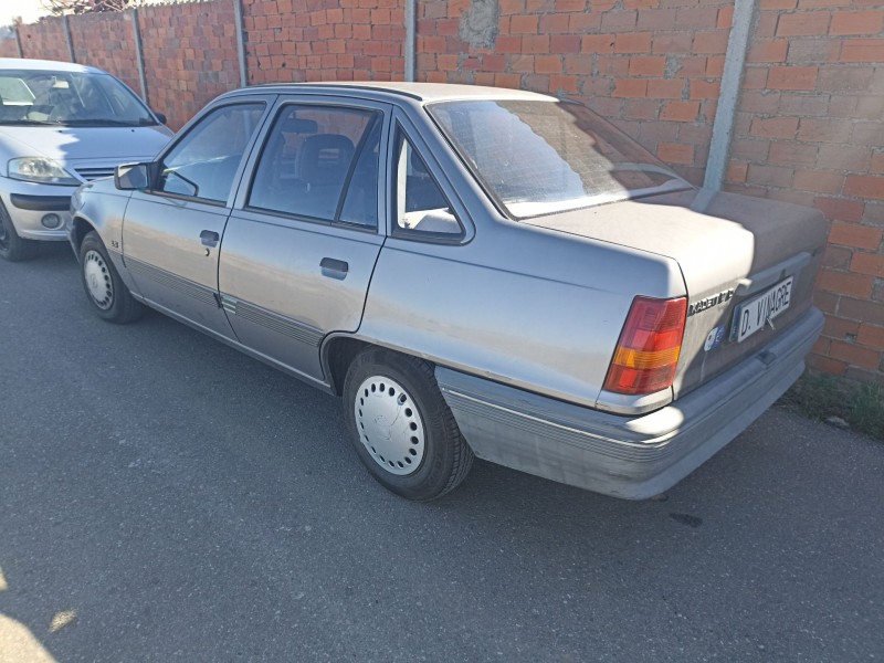 opel kadett del año 1990