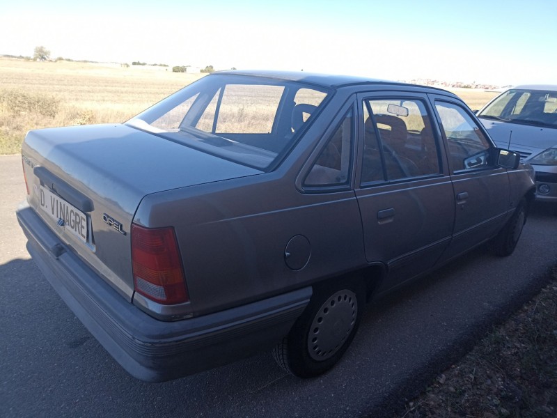 opel kadett del año 1990