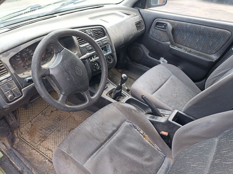 nissan primera berlina (p11) del año 1996