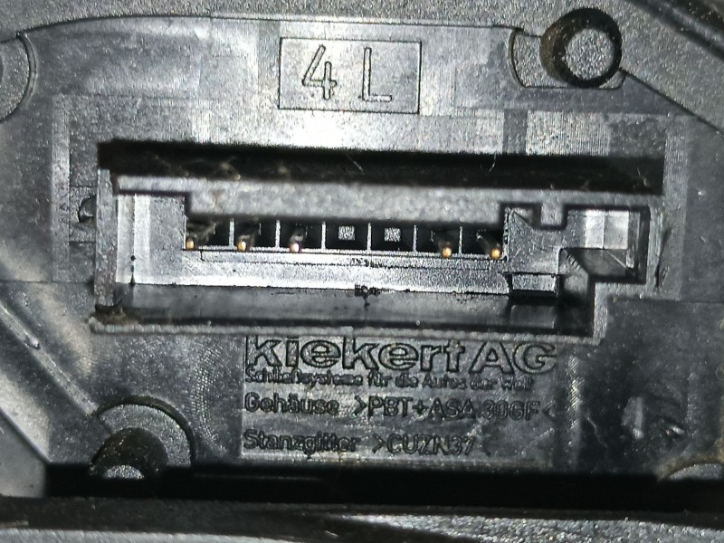 Recambio de cerradura puerta trasera izquierda para bmw 120 2.0 td referencia OEM IAM 7202147  