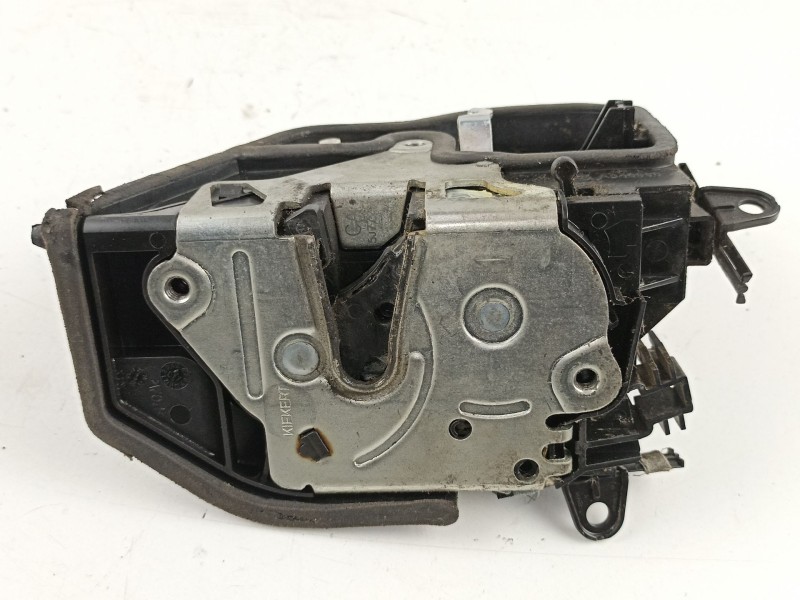 Recambio de cerradura puerta trasera izquierda para bmw 120 2.0 td referencia OEM IAM 7202147  