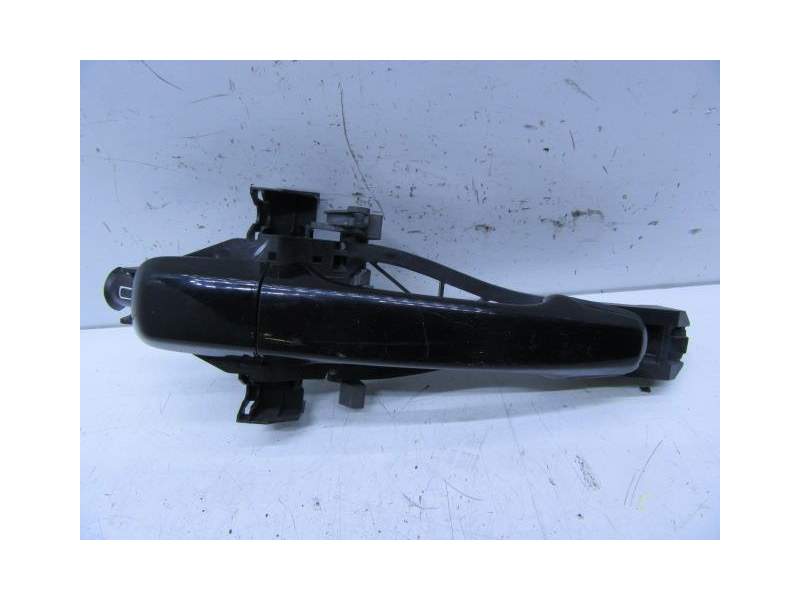 Recambio de manilla delantera derecha para volvo s40 1.6 td referencia OEM IAM 30784202  