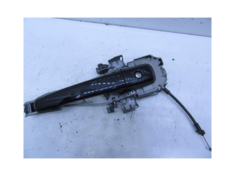 Recambio de manilla delantera izquierda para volvo s40 1.6 td referencia OEM IAM 22117  