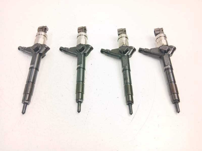 Recambio de inyectores juego para nissan primera (p12) 2.2 di referencia OEM IAM 16600AU600  