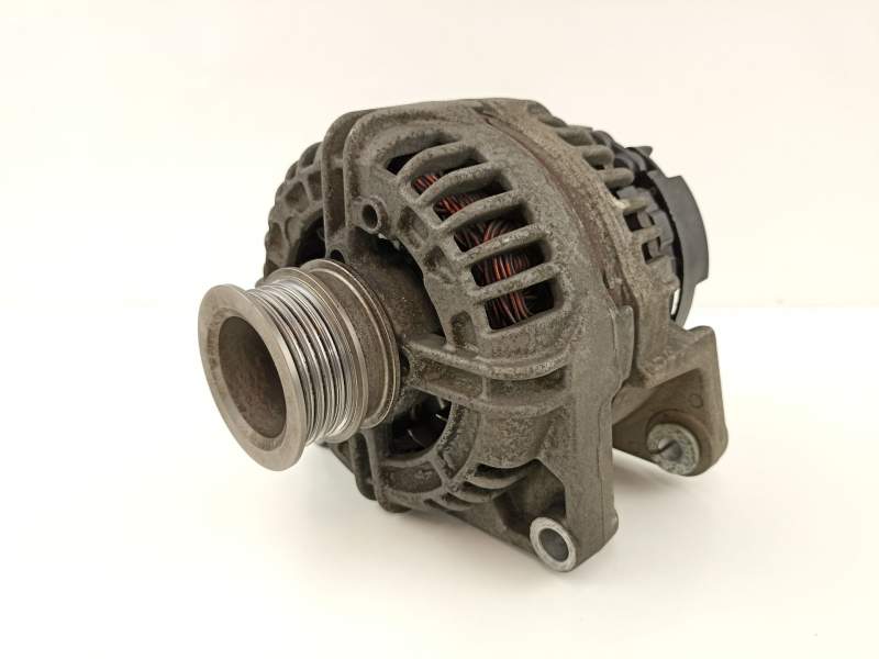 Recambio de alternador para opel astra h berlina 1.6 16v referencia OEM IAM 55556067 0124425020 6204205