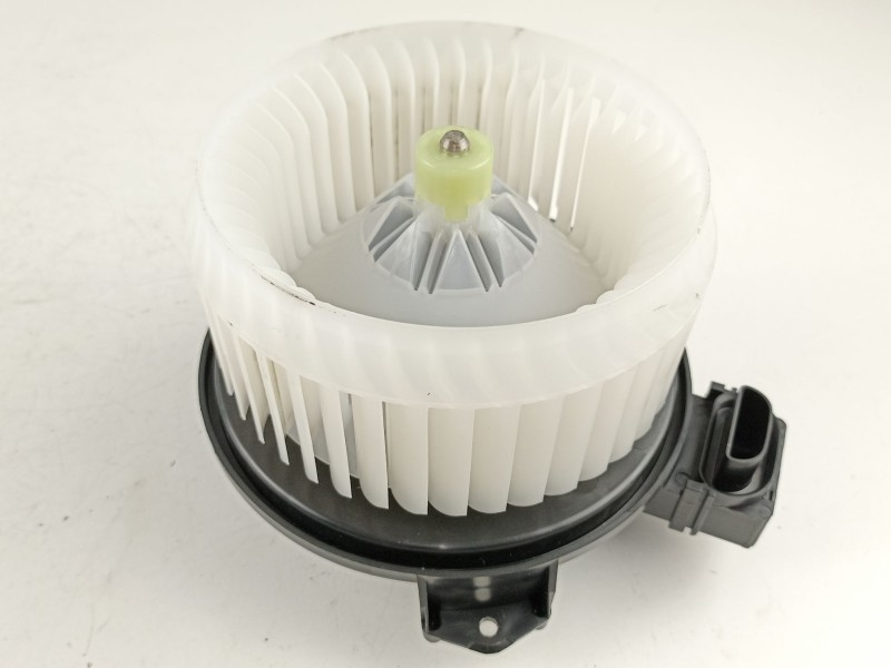 Recambio de motor calefaccion para toyota yaris 1.0g 1kr referencia OEM IAM 871030D101 AV1370 