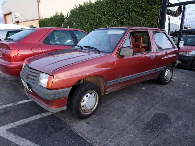 opel corsa del año 1983