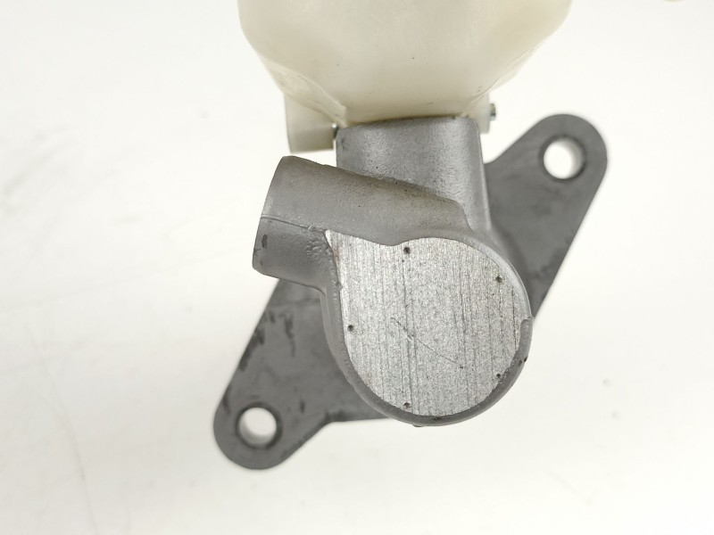 Recambio de bomba de freno para toyota yaris 1.0g 1kr referencia OEM IAM 4720109650 03350887761 