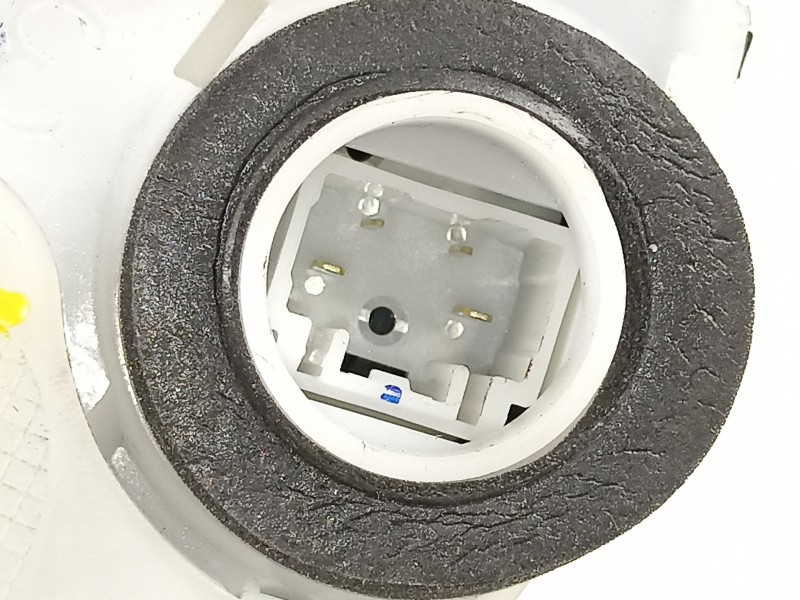 Recambio de cerradura puerta trasera derecha para toyota yaris 1.0g 1kr referencia OEM IAM 690500D110  