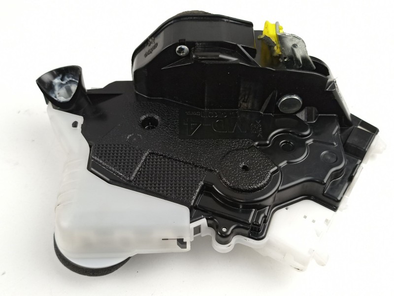 Recambio de cerradura puerta delantera izquierda para toyota yaris 1.0g 1kr referencia OEM IAM 690400D140  