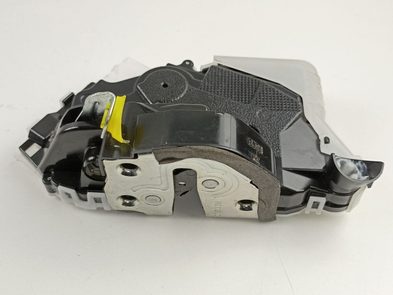 Recambio de cerradura puerta delantera izquierda para toyota yaris 1.0g 1kr referencia OEM IAM 690400D140  