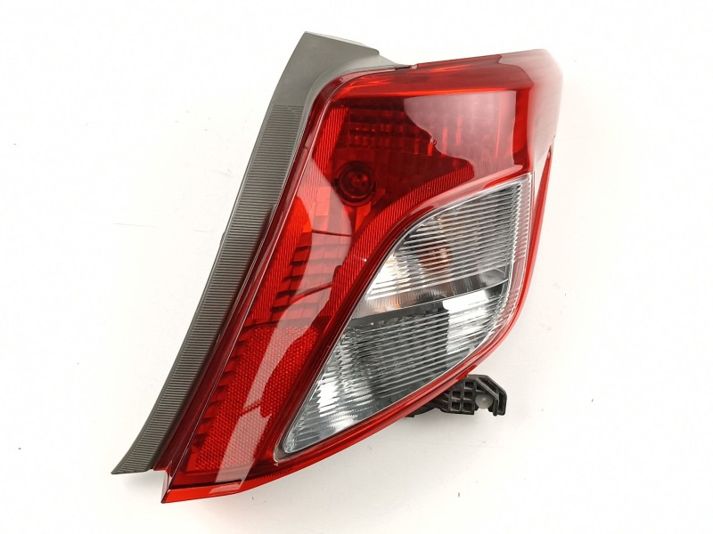 Recambio de piloto trasero derecho para toyota yaris 1.0g 1kr referencia OEM IAM 815510D370  