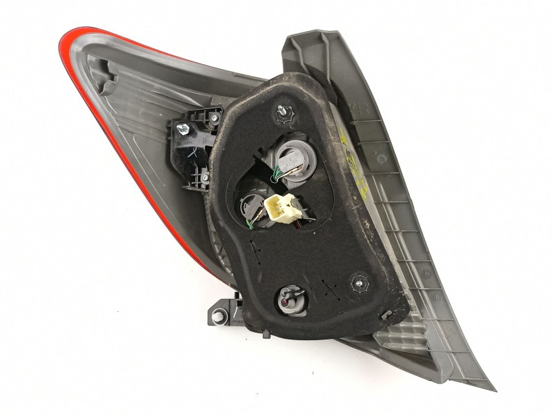 Recambio de piloto trasero derecho para toyota yaris 1.0g 1kr referencia OEM IAM 815510D370  