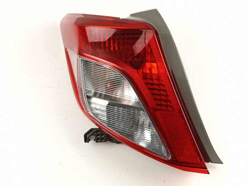 Recambio de piloto trasero izquierdo para toyota yaris 1.0g 1kr referencia OEM IAM 815610D370  