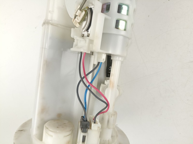 Recambio de bomba combustible aforador para toyota yaris 1.0g 1kr referencia OEM IAM 777040D070  