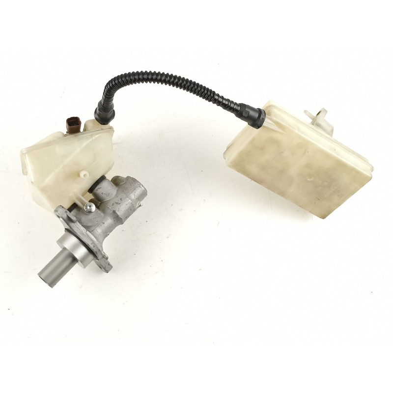 Recambio de bomba de freno para peugeot partner 1.6 hdi d-9hx o 9h2 referencia OEM IAM 4601V8 9654002180 9680907780
