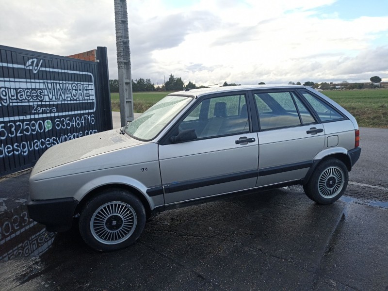 seat ibiza del año 1990
