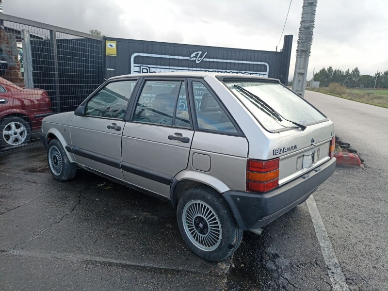 seat ibiza del año 1990