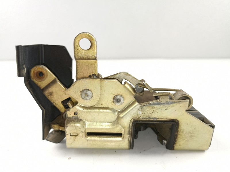 Recambio de cerradura puerta trasera izquierda para bmw serie 3 berlina (e30) 1.8 318i edition referencia OEM IAM 19065711  