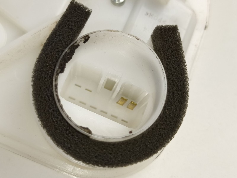 Recambio de cerradura puerta trasera derecha para citroen c4 aircross 1.6 hdi stop start 6v 2wd referencia OEM IAM 1607864380  