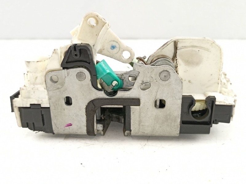 Recambio de cerradura puerta delantera izquierda para jeep patriot 2.0 tdi referencia OEM IAM 4589095AF 4589095AG T09KD2259