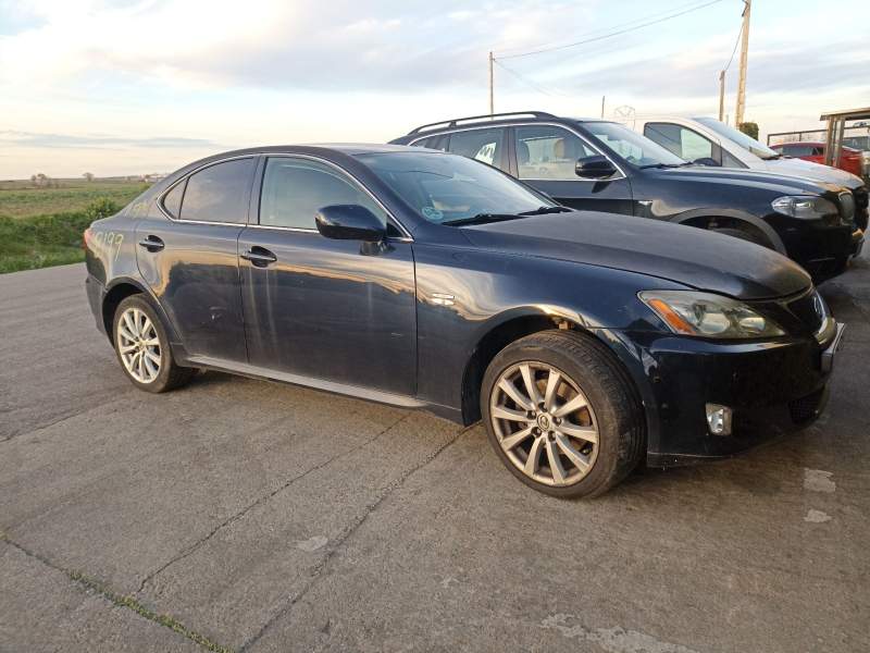 LEXUS IS II (_E2_)