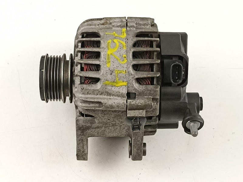 Recambio de alternador para kia ceed 1.6 crdi - d4fb referencia OEM IAM 373002A601 TG12C140 
