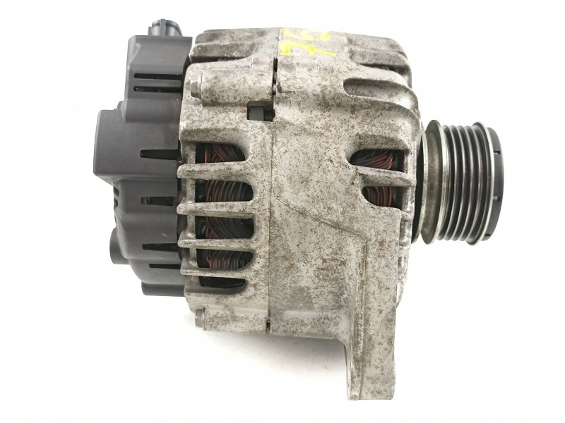 Recambio de alternador para kia ceed 1.6 crdi - d4fb referencia OEM IAM 373002A601 TG12C140 