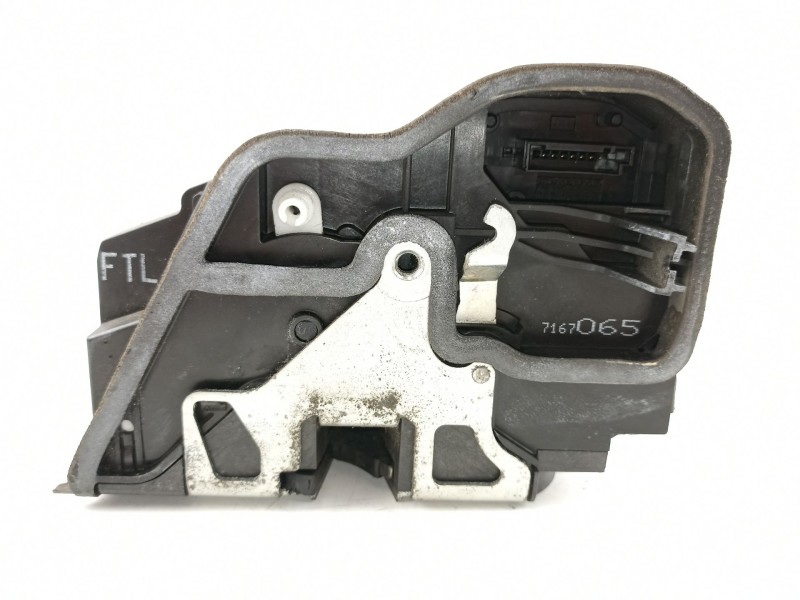 Recambio de cerradura puerta delantera izquierda para bmw serie 5 berlina (e60) 2.5 24v turbodiesel cat referencia OEM IAM 71670