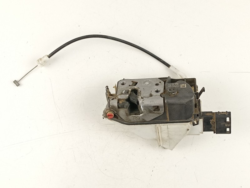Recambio de cerradura puerta trasera derecha para peugeot 308 1.6hdi 9h05 112cv 6velocidades referencia OEM IAM 9138Q7  