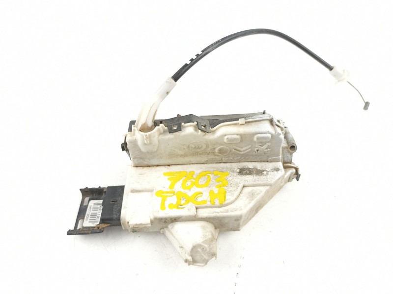 Recambio de cerradura puerta trasera derecha para peugeot 308 1.6hdi 9h05 112cv 6velocidades referencia OEM IAM 9138Q7  