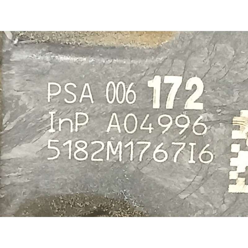Recambio de cerradura puerta trasera derecha para peugeot 308 1.6hdi 9h05 112cv 6velocidades referencia OEM IAM 9138Q7  