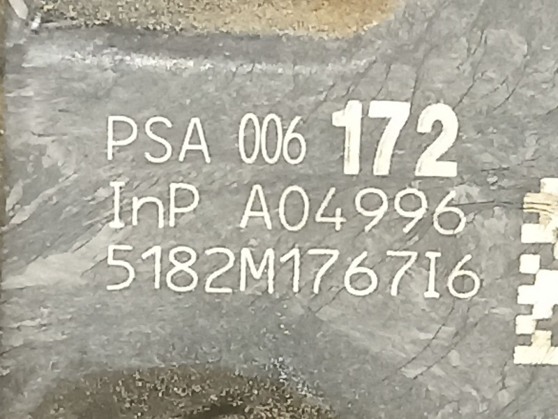 Recambio de cerradura puerta trasera derecha para peugeot 308 1.6hdi 9h05 112cv 6velocidades referencia OEM IAM 9138Q7  